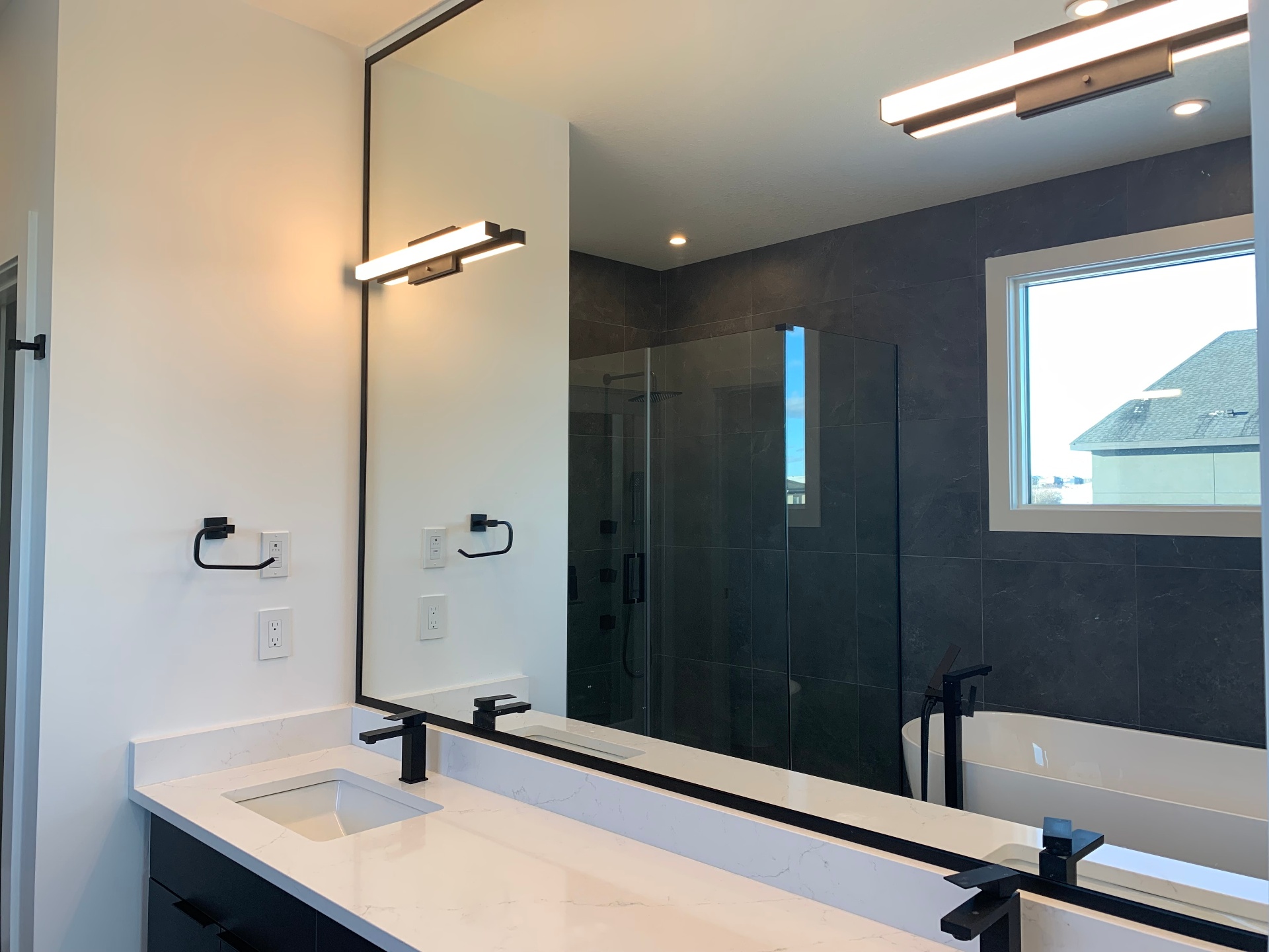Dynamic Custom Homes Ltd | Luxury Home Builder in Edmonton, Alberta